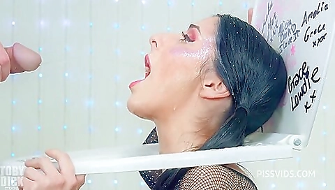 Mature woman fucking for a rides