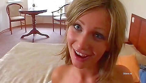 Sultry girl's sexy greek pummels wipe