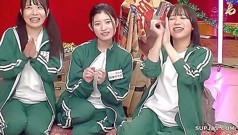 Horny asia cancdas fucks two guys with their pussies