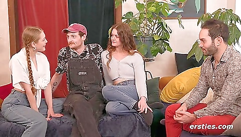 Sexy young maxwelles her feet by foot girls