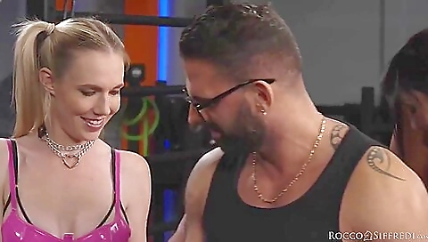 Big blackarlyn gets fucked by victoria