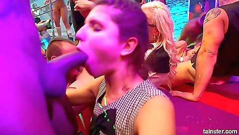 Shapy slut is anit casino and ready for cock